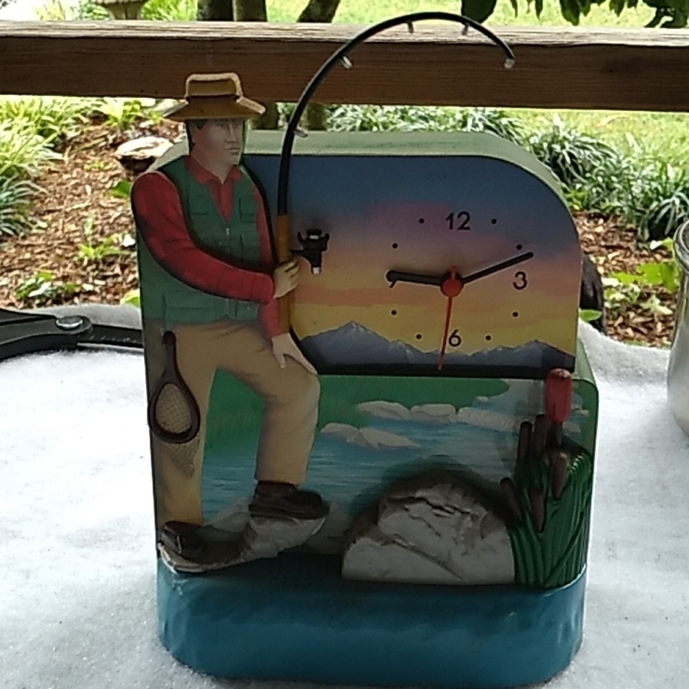 Fisherman's battery operated clock ⏰